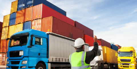 What’s the Difference Between a Freight Forwarder and NVOCC?