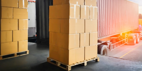 Is it better to ship by LCL or FCL?