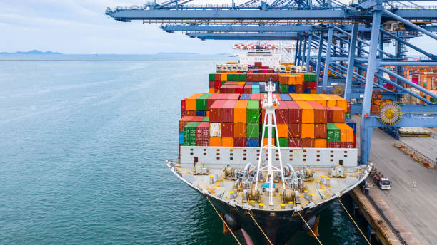 cargo-ship-terminal-unloading-cr